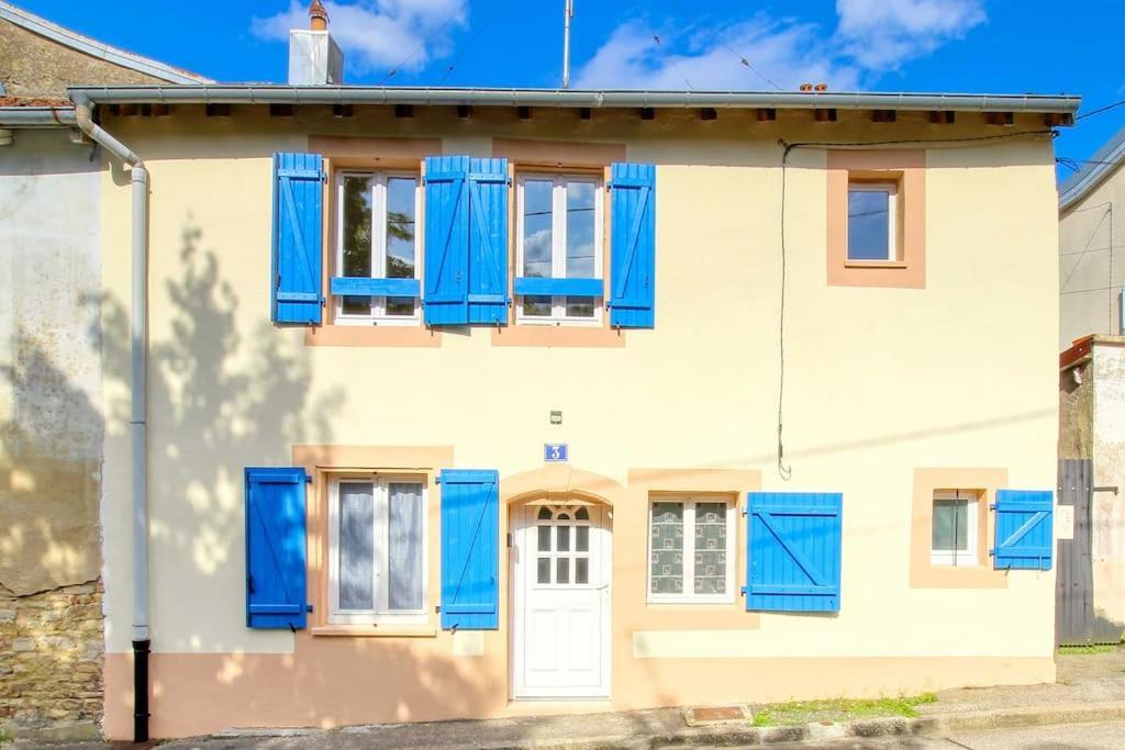 Apartment Aux Volets Bleus